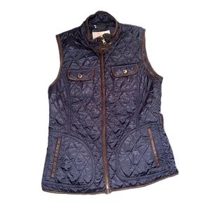 🌷Preppy Banana Republic Navy Quilted Vest with Brown Trim and Gold Buttons Small